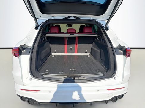 Used 2023 Maserati Grecale Modena AWD/4WD image 12