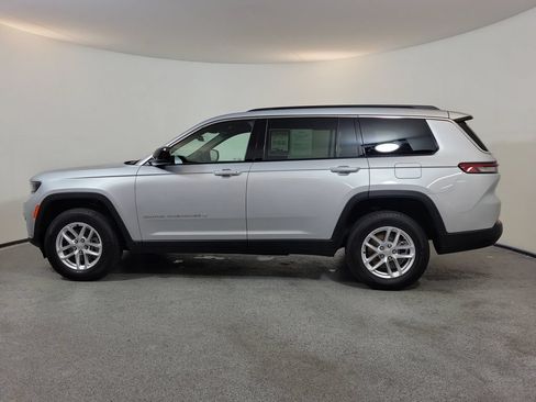 Used 2025 Jeep Grand Cherokee L Laredo w/ Luxury Tech Group I AWD/4WD image 4