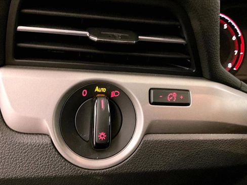 Used 2020 Volkswagen Passat 2.0T SE image 30