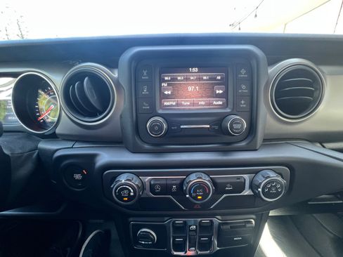 Used 2020 Jeep Gladiator Sport w/ Quick Order Package 24S image 15