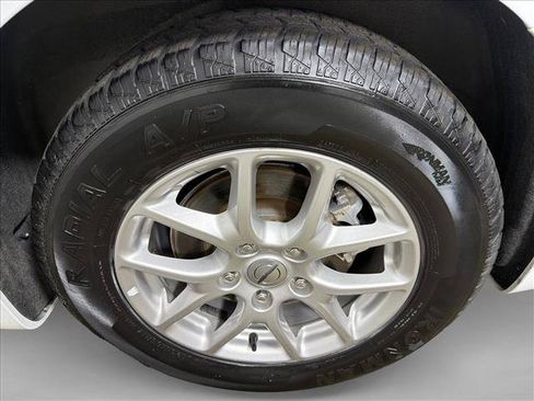 Used 2024 Chrysler Pacifica Touring-L FWD image 19