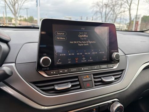 Used 2024 Nissan Altima 2.5 SR image 15