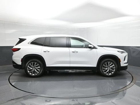 Used 2025 Buick Enclave Preferred FWD image 11