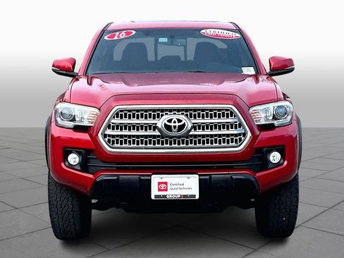 Certified 2016 Toyota Tacoma SR5 image 4