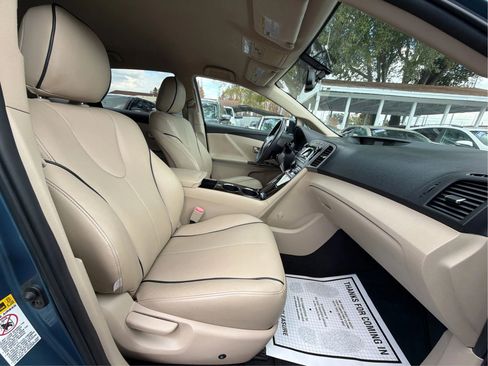 Used 2011 Toyota Venza AWD image 25