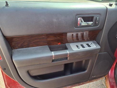 Used 2010 Ford Flex SEL FWD image 10