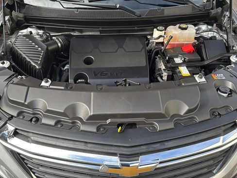 Used 2022 Chevrolet Traverse LS AWD/4WD image 24