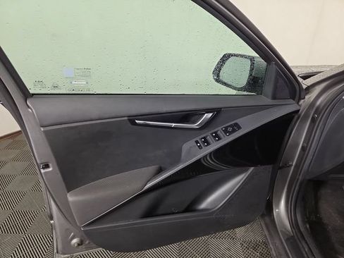 Certified 2024 Kia Niro Wind FWD image 28