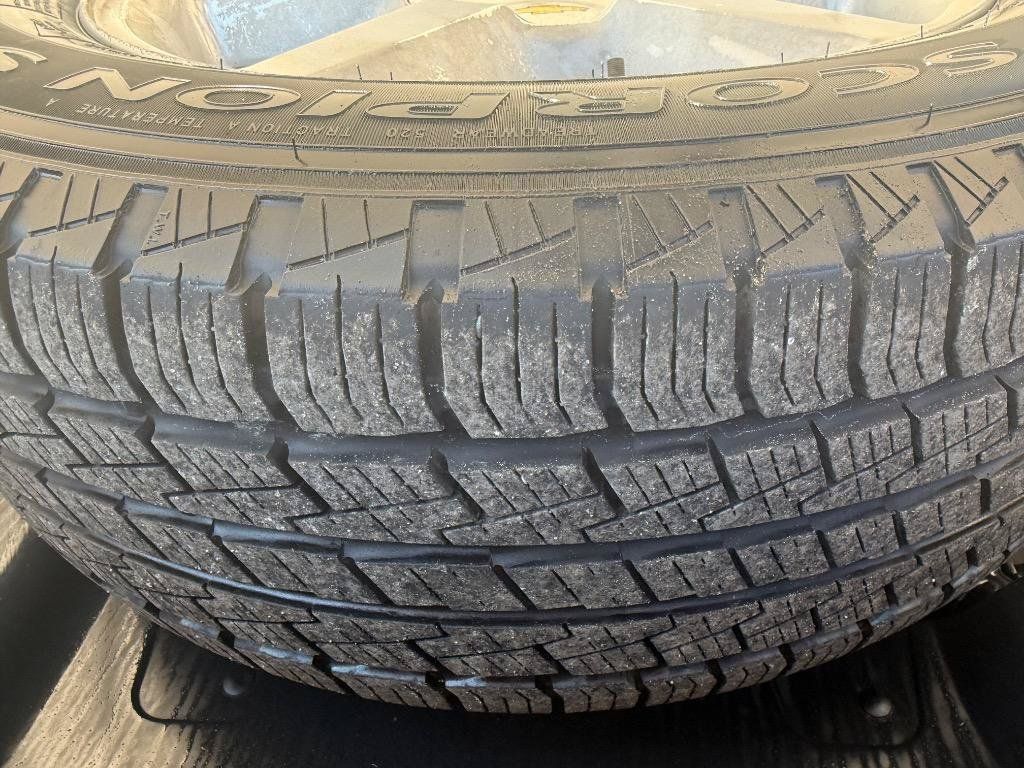 Used 2009 Chevrolet Avalanche LTZ RWD image 7