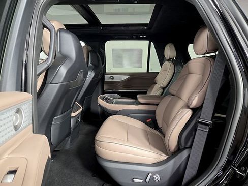 New 2026 Lincoln Navigator Black Label AWD/4WD image 10