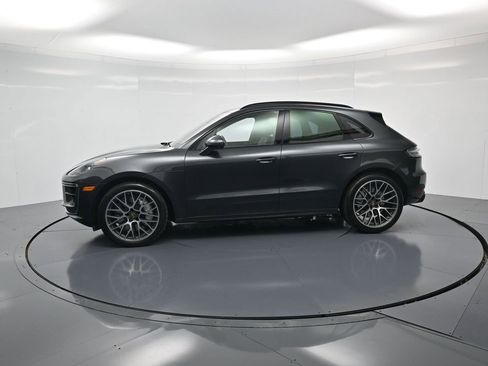 Used 2021 Porsche Macan Turbo image 2