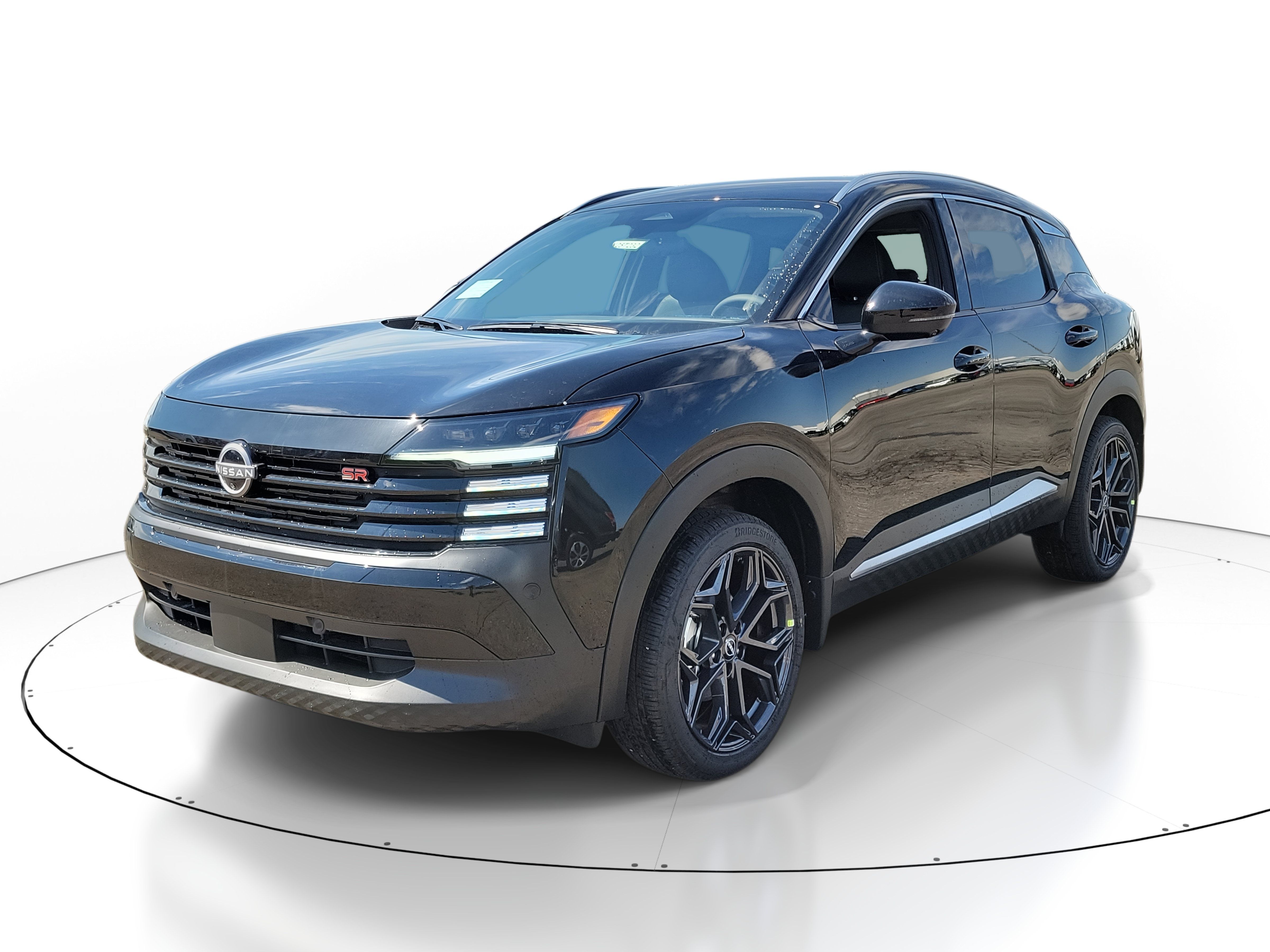 Used 2025 Nissan Kicks SR AWD/4WD image 2