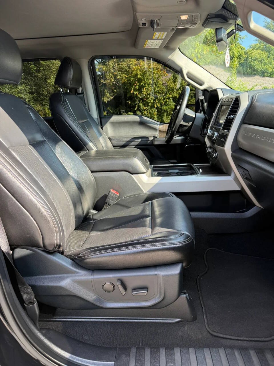 Used 2021 Ford F250 Lariat w/ Lariat Ultimate Package AWD/4WD image 24