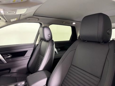 Used 2025 Land Rover Discovery Sport S image 17