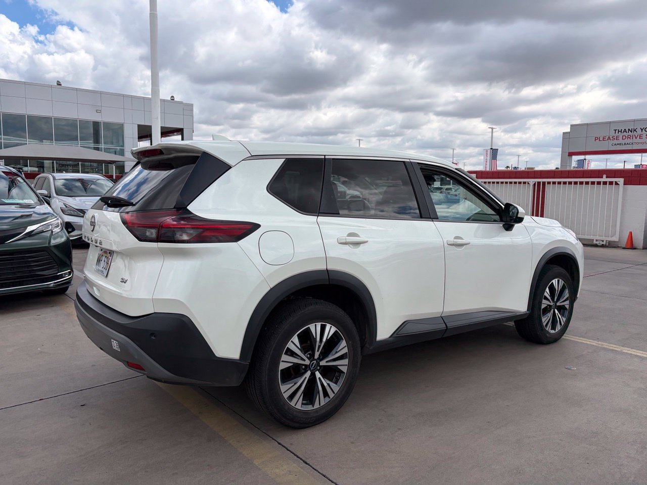 Used 2023 Nissan Rogue SV FWD image 2
