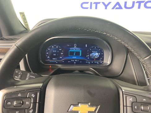 Used 2024 Chevrolet Suburban Premier AWD/4WD image 21