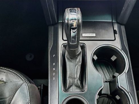 Used 2017 Ford Explorer XLT w/ Equipment Group 202A FWD image 16