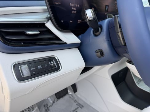 New 2026 Buick Enclave Avenir w/ Super Cruise Package FWD image 12