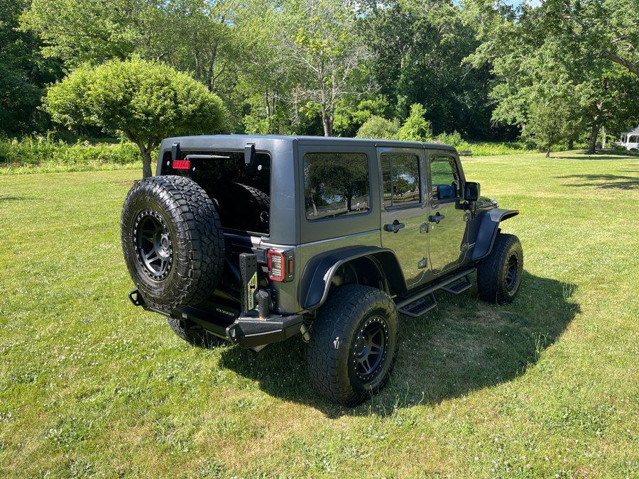 Used 2014 Jeep Wrangler Unlimited Rubicon w/ Connectivity Group AWD/4WD image 12