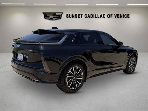 Certified 2024 Cadillac Lyriq Sport AWD/4WD image 4
