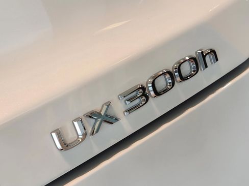 New 2026 Lexus UX 300h FWD image 8