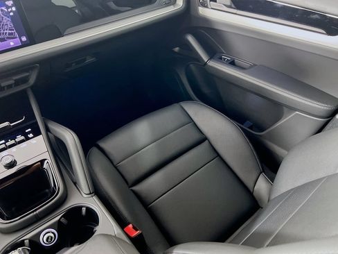 New 2026 Porsche Cayenne AWD/4WD image 26