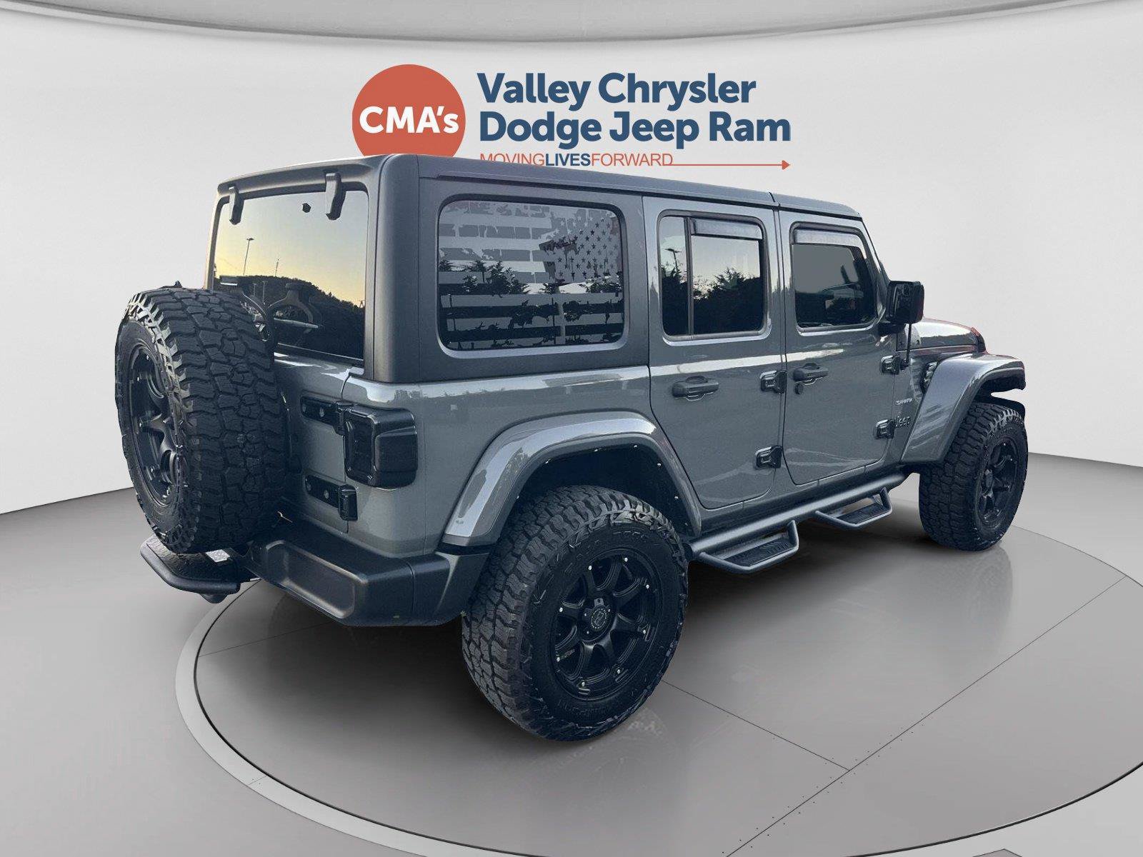 Used 2022 Jeep Wrangler Unlimited Sahara w/ Cold Weather Group AWD/4WD image 5