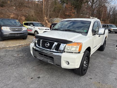 Used 2008 Nissan Titan SE image 1
