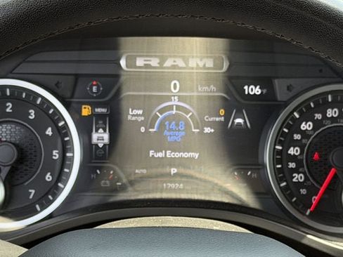 Used 2025 RAM 1500 Laramie AWD/4WD image 16