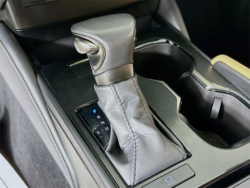 Used 2024 Lexus ES 350 w/ Premium Package image 19