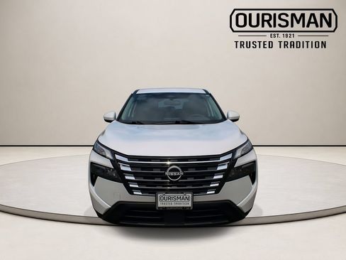 Used 2024 Nissan Rogue SV AWD/4WD image 4