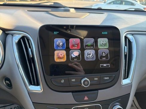 Used 2017 Chevrolet Malibu LT w/ Leather Package FWD image 22