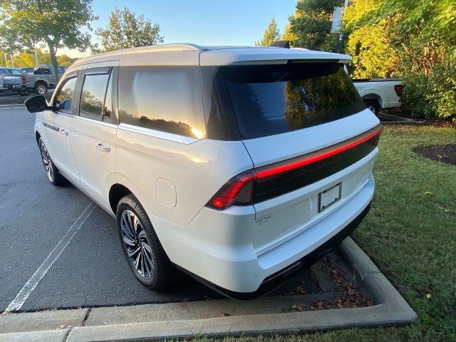 Certified 2025 Lincoln Navigator Black Label AWD/4WD image 30