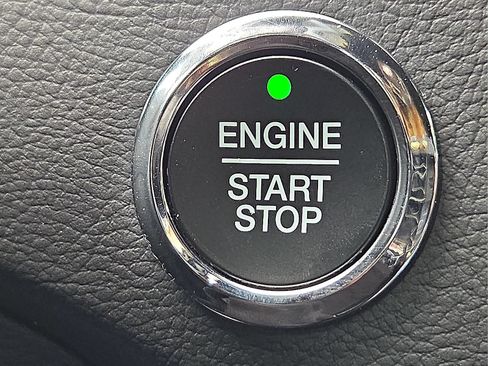 Certified 2024 Ford Edge ST-Line AWD/4WD image 19