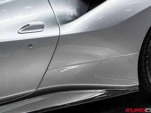 Used 2018 Ferrari 488 Spider RWD image 20