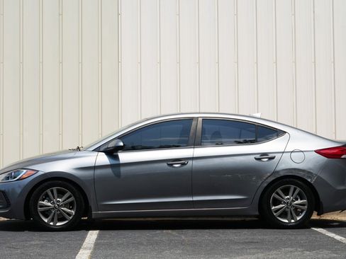 Used 2018 Hyundai Elantra SEL FWD image 8