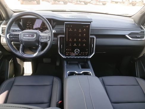 Used 2025 GMC Acadia Elevation w/ Elevation Premium Package AWD/4WD image 24