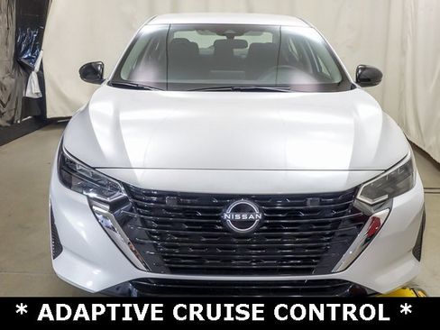 Used 2025 Nissan Sentra SR image 3