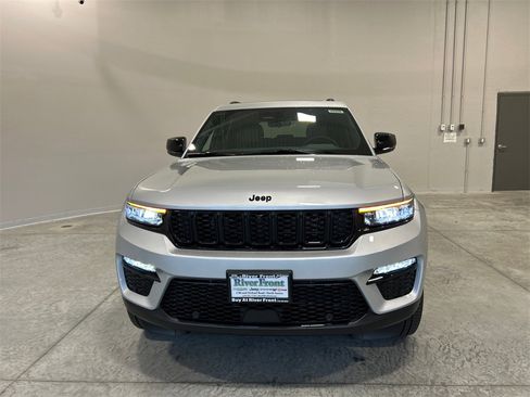 New 2025 Jeep Grand Cherokee Limited w/ Luxury Tech Group II image 3