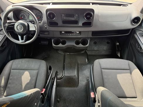 Used 2019 Mercedes-Benz Sprinter 144 image 2