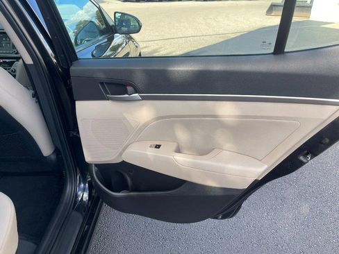 Used 2017 Hyundai Elantra Value Edition w/ Cargo Package FWD image 15
