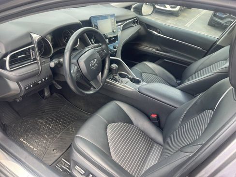 Used 2024 Toyota Camry SE FWD image 11