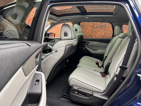 Used 2023 Acura MDX SH-AWD w/ Advance Package image 25
