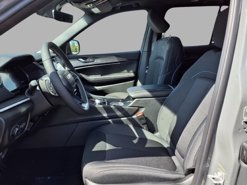 New 2027 Jeep Grand Cherokee Laredo X AWD/4WD image 19