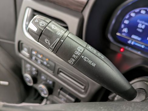 Used 2023 Chevrolet Tahoe Z71 image 17