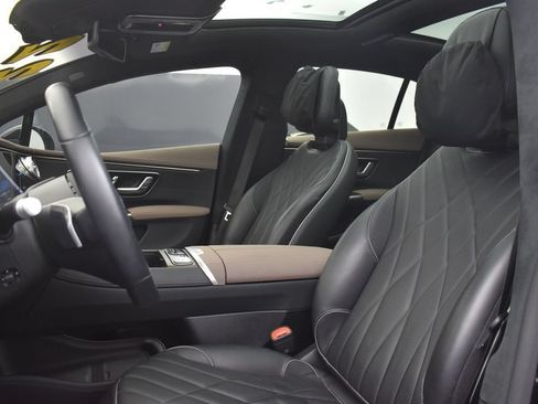 Used 2022 Mercedes-Benz EQS 580 4MATIC Sedan image 11