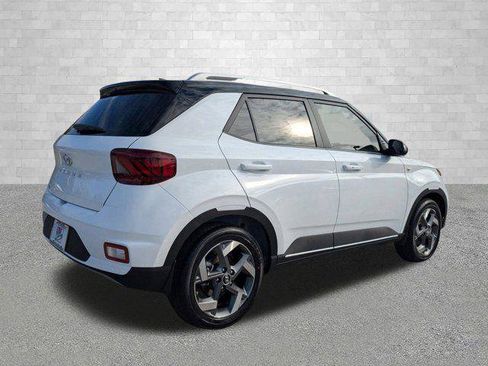 New 2025 Hyundai Venue Limited image 2