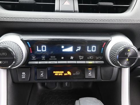 Used 2021 Toyota RAV4 XLE w/ Convenience Package AWD/4WD image 26