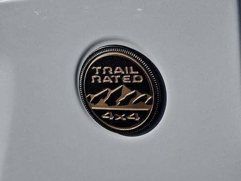 Certified 2022 Jeep Wrangler Unlimited Rubicon w/ Dual Top Group image 33