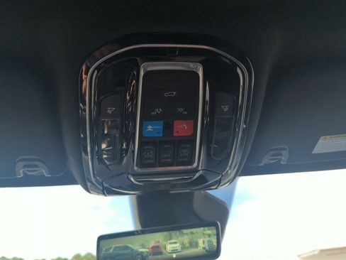 Used 2022 Jeep Grand Wagoneer Series II AWD/4WD image 27